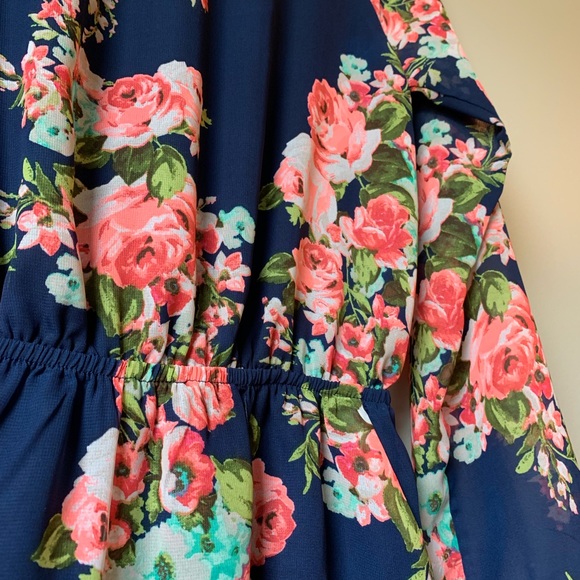 Women’s Floral Romper/Jumpsuit - Picture 2 of 6